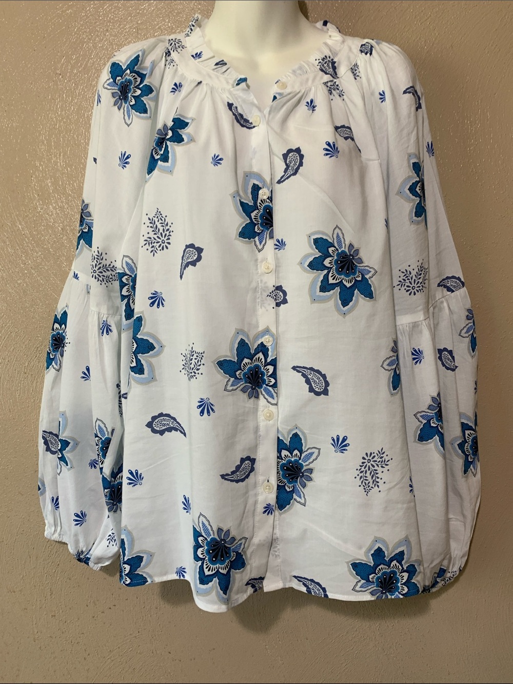 LOFT size XL White Blouse with Blue Floral Print